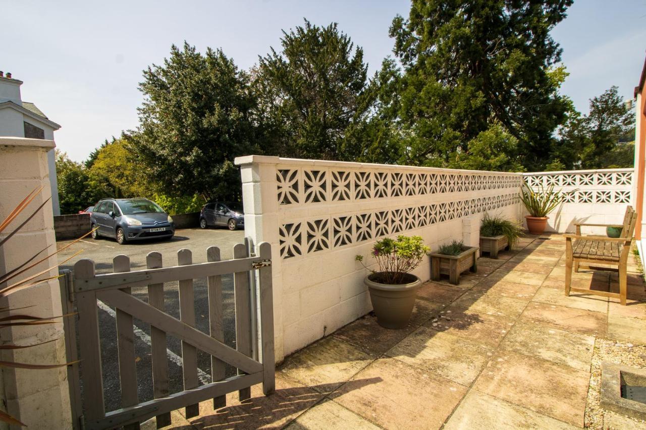 Sunways, Quiet South Facing Terrace, Walk To Beach! Torquay